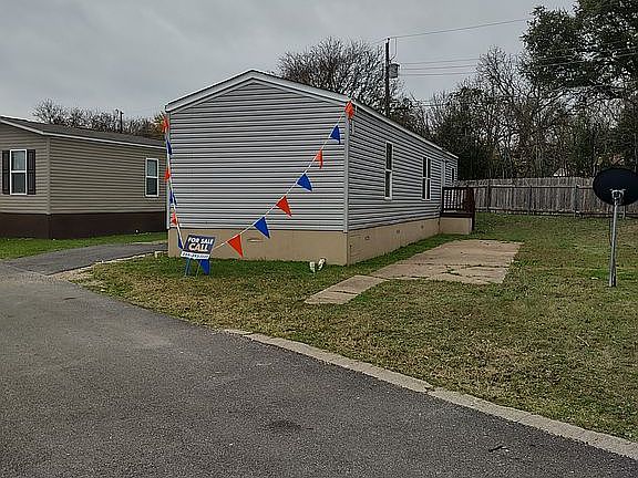 2nd image of 1751 Verna Lee Blvd Trailer 17