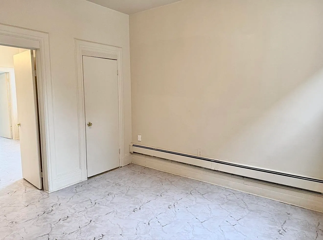 3 bed, 1.0 bath, $2,300 — Photo 2