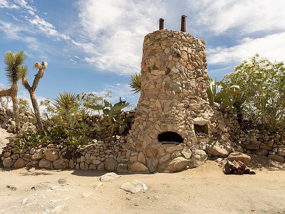 4th image of 62238 Rincon Rd #2