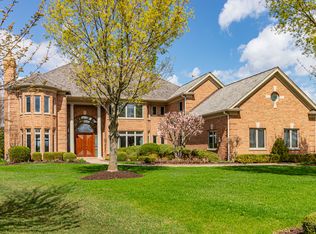 1611 Burr Oak Dr, Libertyville, IL 60048