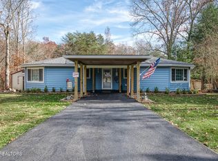 1522 Cherokee Rd E, Crossville, TN 38572