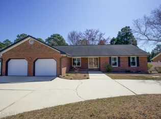 909 E Winds Ln, Fayetteville, NC 28311