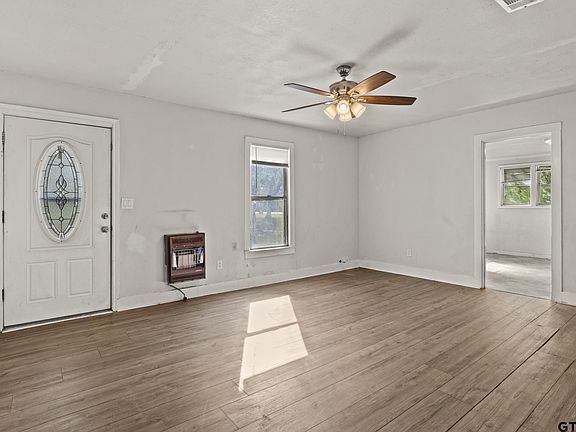 4th image of 103 McLean St