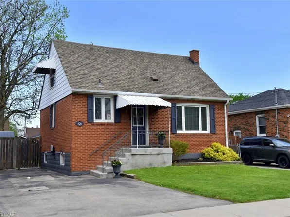 206 E 14th St, Hamilton, ON L9A 4B6