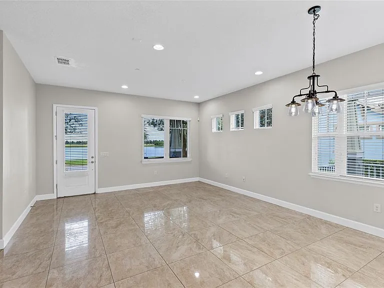 13775 Benavente Ave — Photo 3