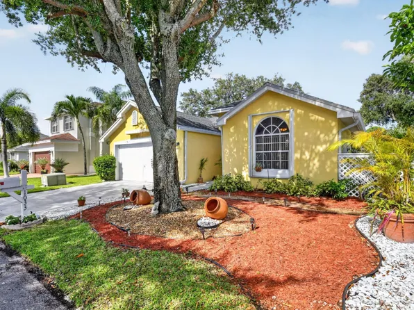 1033 W Fairfax Cir W, Boynton Beach, FL 33436