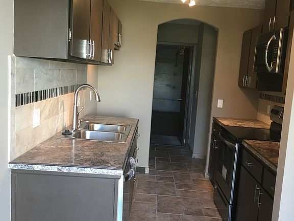 4th image of 11512 S 132nd St