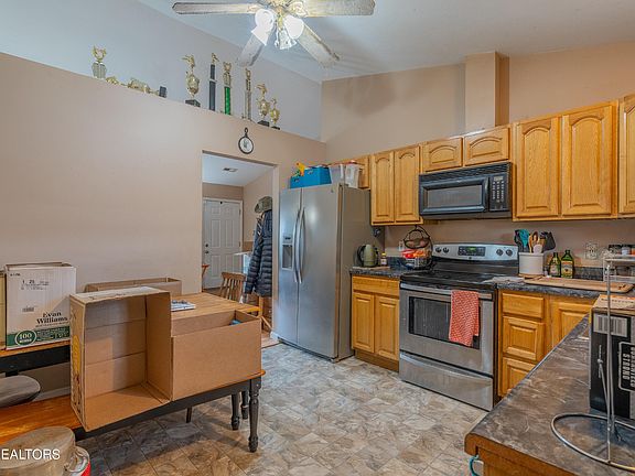 4th image of 2140 Bainbridge Way