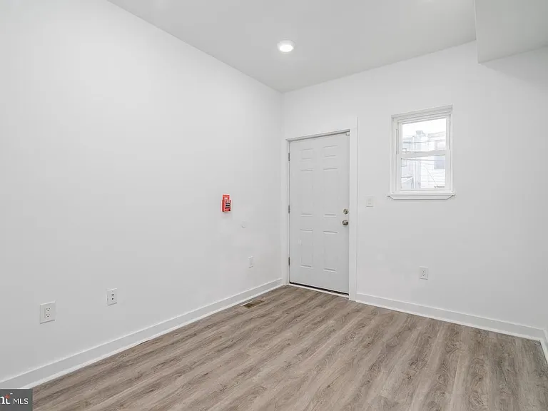 3424 Wallace St #1 — Photo 15