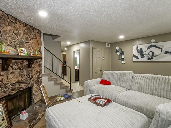 3rd image of 1028 Dimarco Dr