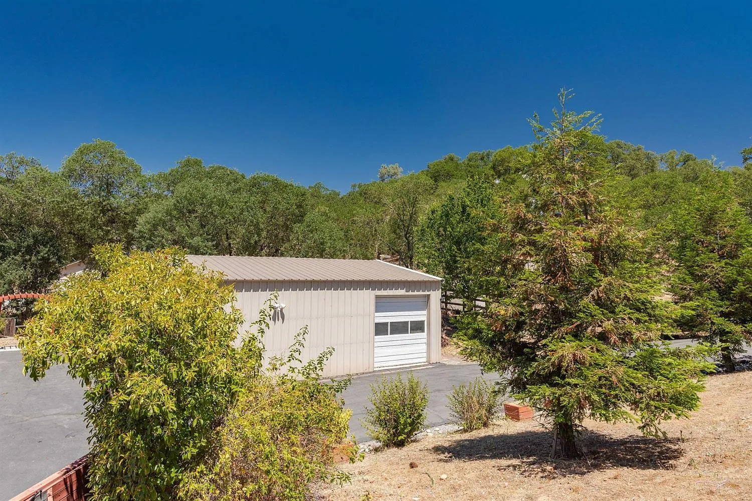 2418 Barbour Rd photo 1
