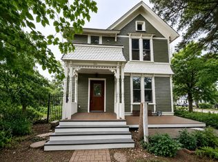 300 W Chestnut STREET, Burlington, WI 53105