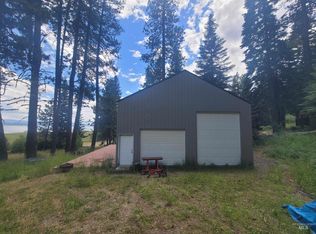 1632 Bear Trl, Cascade, ID 83611
