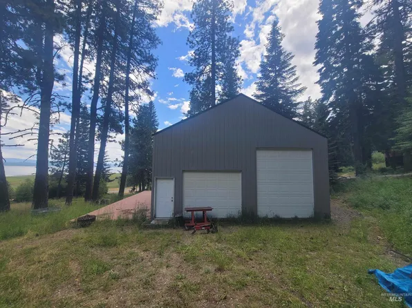 1632 Bear Trl, Cascade, ID 83611