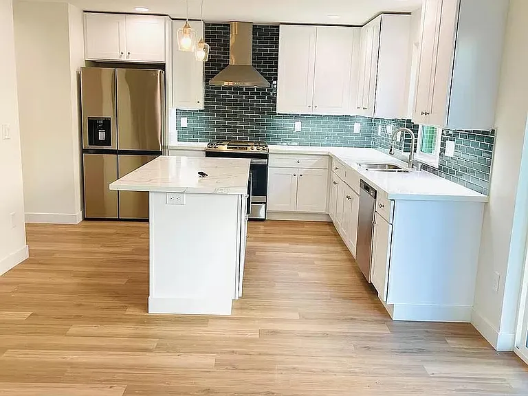 2812 C Ave — Photo 2