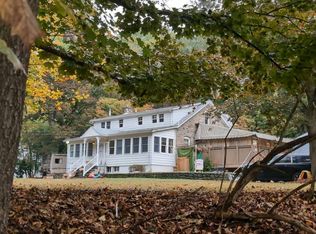 86 Hungry Hollow Rd, Chestnut Ridge, NY 10977