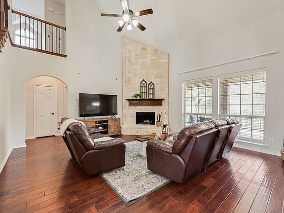 4th image of 8113 Bishop Pine Rd