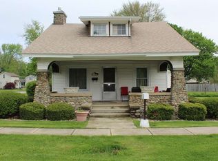 201 E Sunset Dr, Bourbon, IN 46504