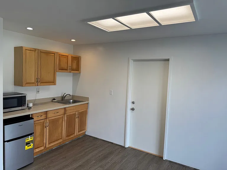 1909B Awapuhi St — Photo 2
