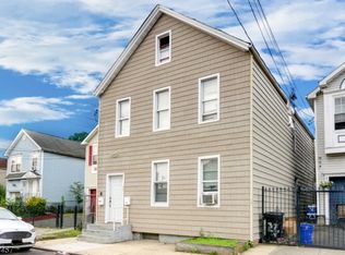 35 Jacob St, Newark, NJ 07103