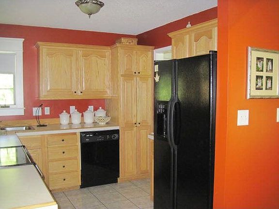 3rd image of 230 Hunters Glen Dr