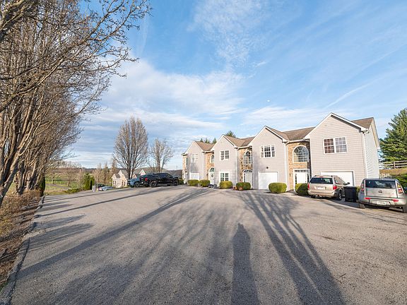 2nd image of 149 Townhouse Lane 3b