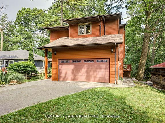 3rd image of 2671 Thickson Rd S