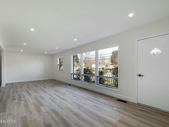 5th image of 4313 Landon Dr