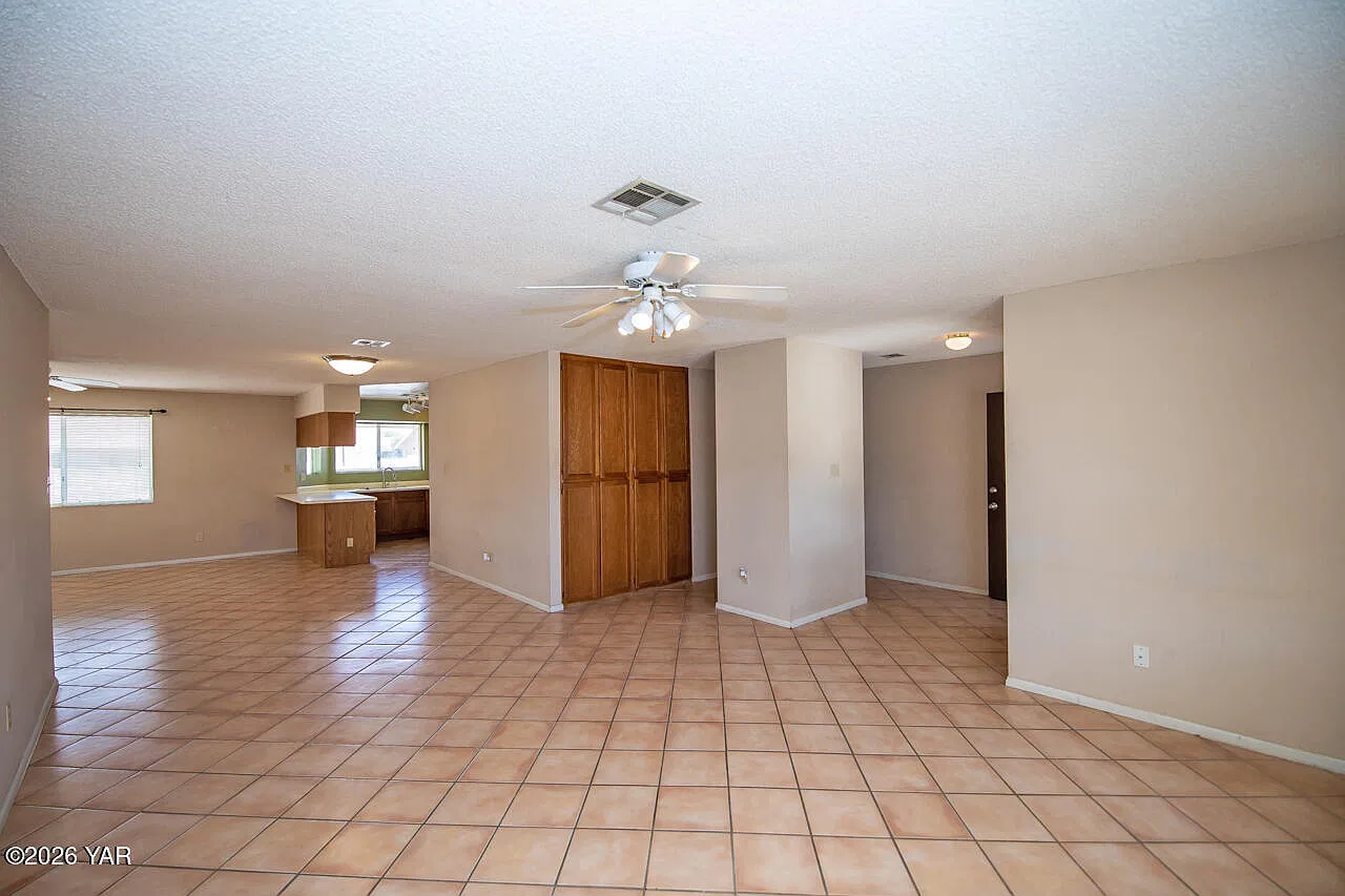 3 bed, 2.0 bath, 1592 sqft, $1,600 — Photo 2