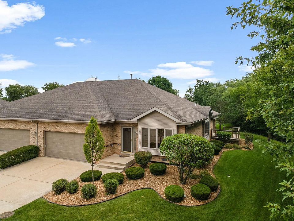 1st image of 21237 Lakeview Ct