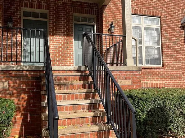 39444 Springwater Dr #19, Northville, MI 48168