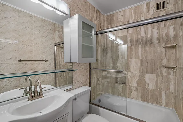 Rented by LW 21 LLC | media 35