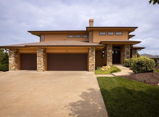 242 Bramble Bend Ct, Lawrence, KS 66049