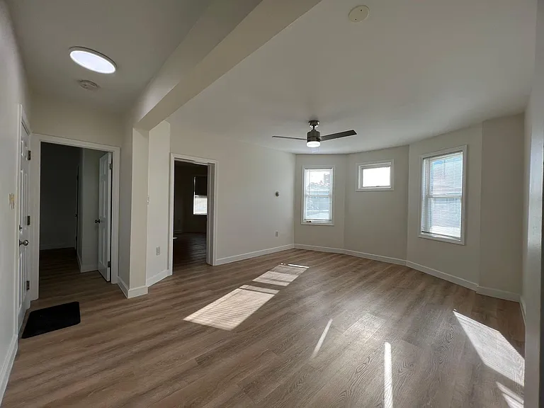 539 Washington St #2 — Photo 4