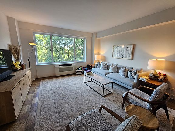 3rd image of 40 Central Park S #5A