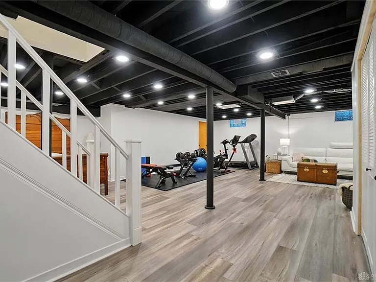 108 Napoleon Dr — Photo 33