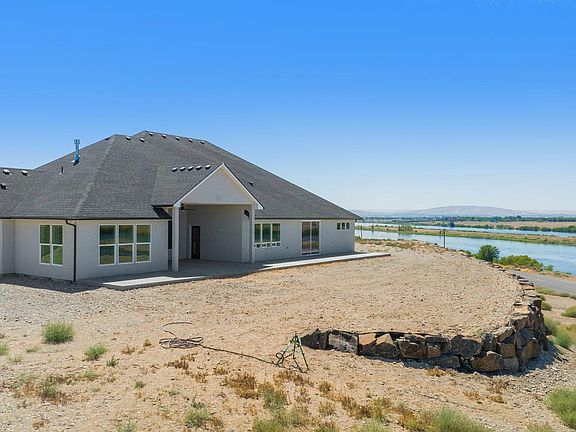 4th image of 225 Columbia Bluff Ln