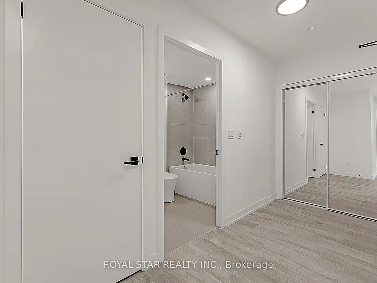 2 Augusta Ave #Penthouse 04 — Photo 6