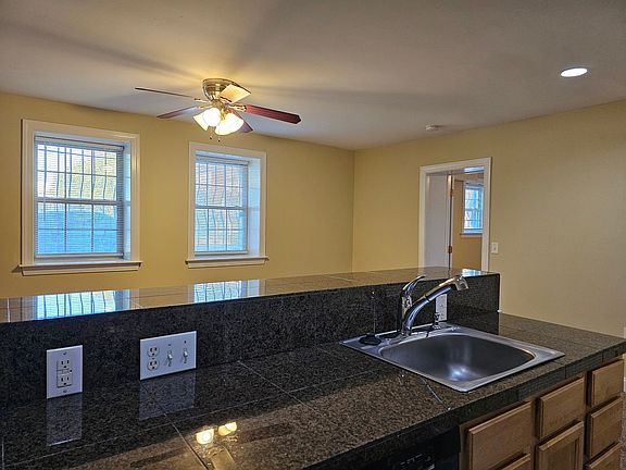 5th image of 3015 West Ave APT B2
