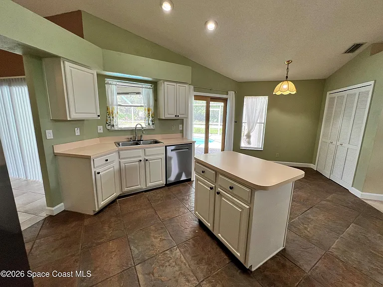 1170 Briar Run Cir — Photo 6
