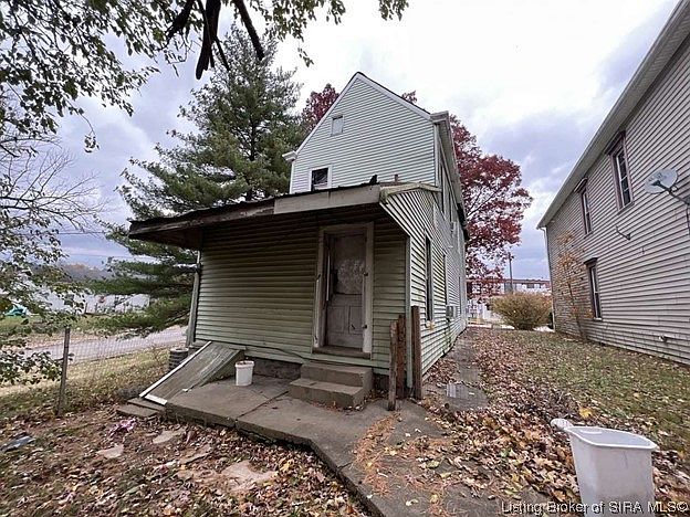 2nd image of 1404 Dewey Street