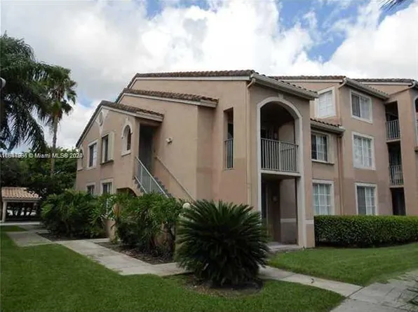 12136 Saint Andrews Pl APT 212, Hollywood, FL 33025