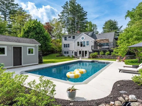 585 Station Rd, Amherst, MA 01002