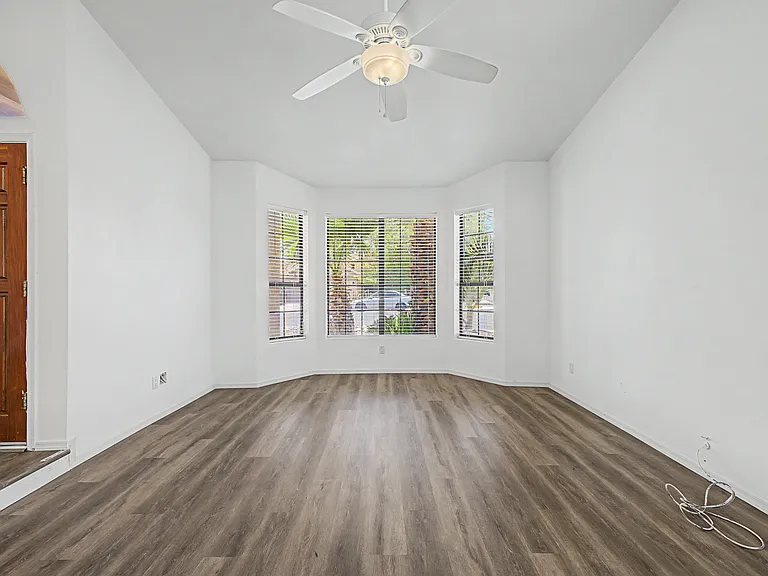 3103 N Meadow Ln — Photo 10