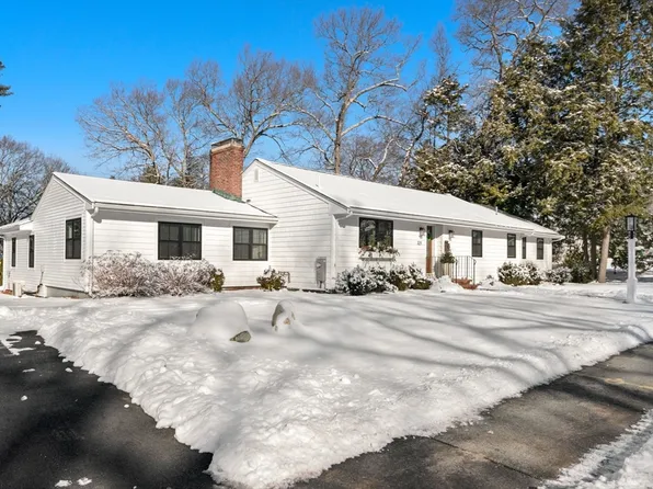 321 Nichols St, Norwood, MA 02062