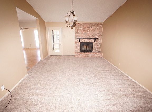 4th image of 5004 Bonham Ave