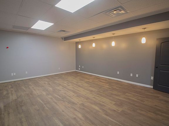 3rd image of 108 S Main St