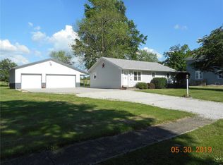 817 Capps Ave, Nokomis, IL 62075