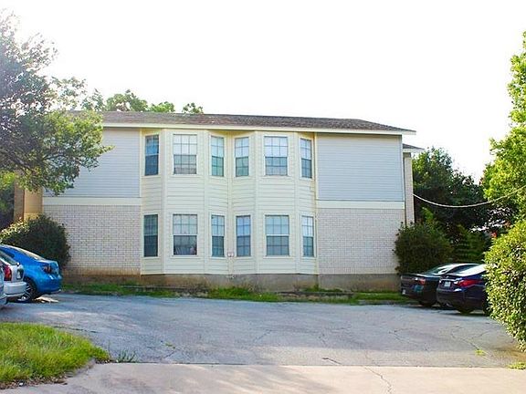2nd image of 2004 Kirksey Dr APT A