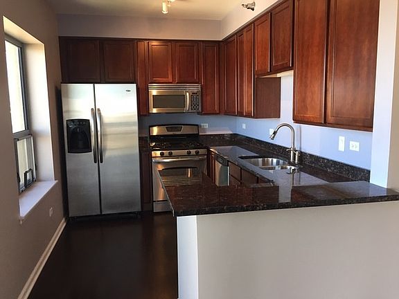 3rd image of 100 N Hermitage Ave Unit 0808